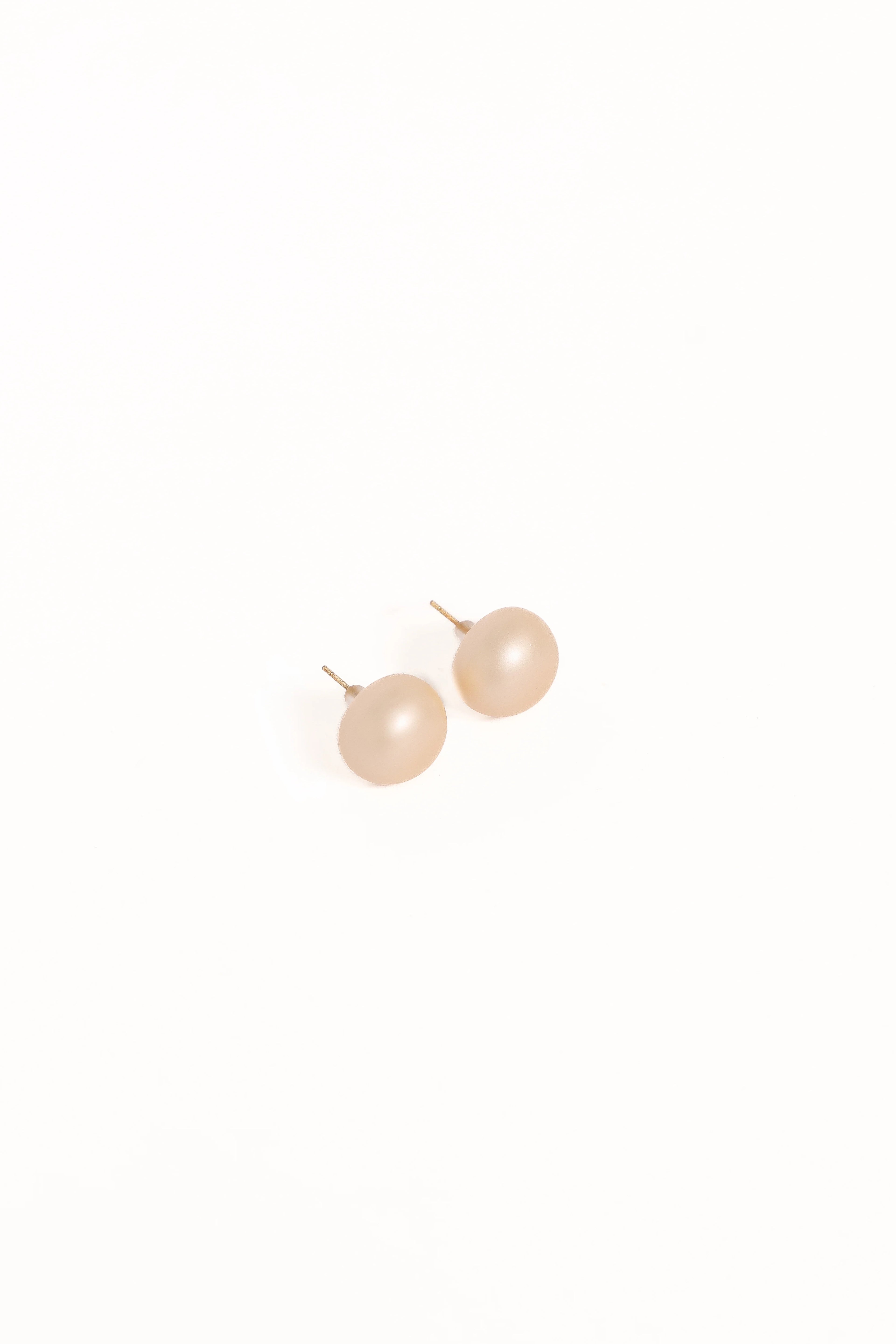 Adalee Stud Earrings - Pearl